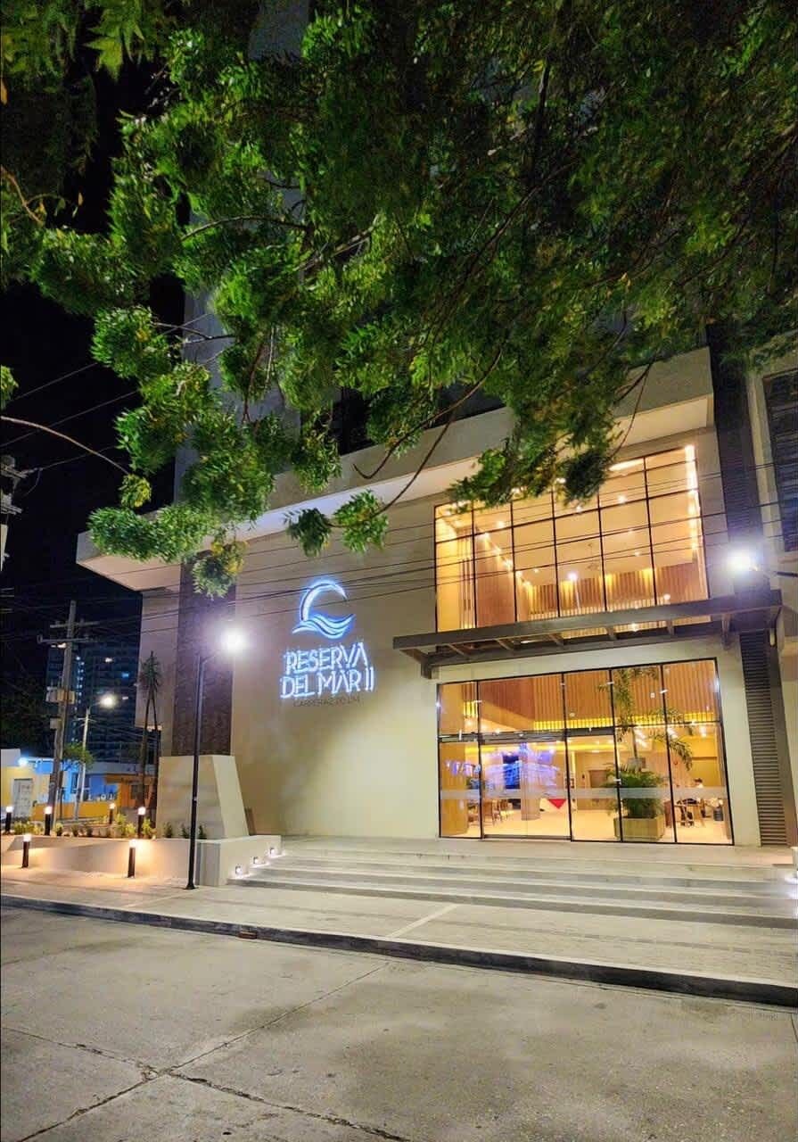 Reserva del Mar 2 entrance at night