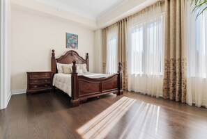 Room - Estate Villa, 6,600 Sqft, 1-acre, 6 Bed, 7 Bath (Whitchurch-Stouffville)