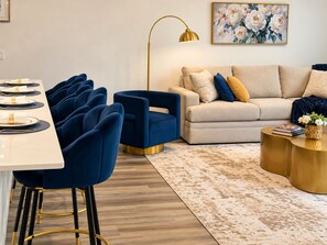 Dining - Brand-New Napa Luxury 2BR/2BA Sleeps 6 (Napa)