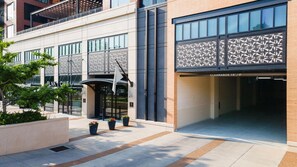 Exterior detail - Landing | Stylish 1BD in Central West End (St. Louis)