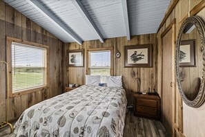 Wake up to sunshine & peaceful coastal views - Warblers Roost- Bird Watcher Paradise | Great view (Crystal Beach)