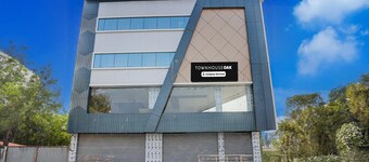 Deluxe Hotel Rudra