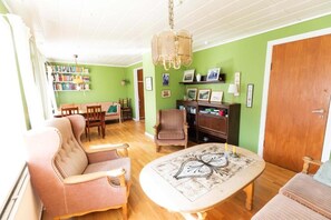 Living area - Tumbakkavegur 13 (Húsavík)