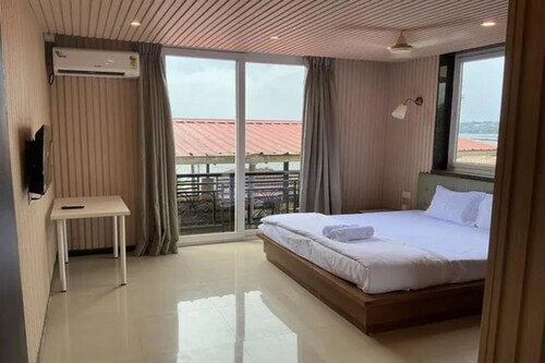 FabHotel Dandelion By The Sea