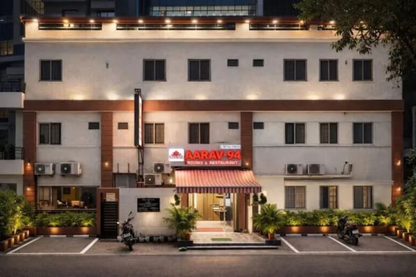 Exterior - FabHotel Aarav 94 (Indore)