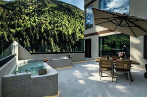 Outdoor dining - Jingyu Cloud Realm Mount Hotspring (Ngawa Autonomous Prefecture)
