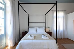Room - Polis 1907 (Polis)