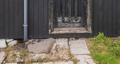 Lambastovubrekkan 6, Sørvágur