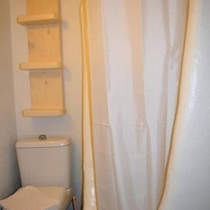 Bathroom - Irini Hotel (Tilos)