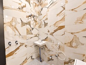 Bathroom - Hotel Raghav INN (Vrindavan)