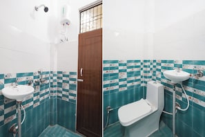 Bathroom - Super Hotel O Daraganj Ghat Prayagraj (Prayagraj)