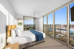 Room - Luxury Broadwater Retreat at Lagoon Main Beach (Main Beach)