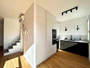 Private kitchen - New Listing (Liguria)