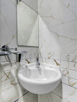 Bathroom - Townhouse Kurnool Bus Terminal (Kurnool)