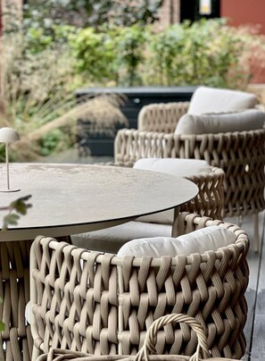 Outdoor dining - Luxurious holiday apartment at Baltique – Baltic Sea getaway with sea views (Lübeck)
