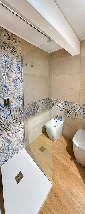 Bathroom - The advantages of a detached house with services and quality of a boutique hotel (Il-Belt Valletta)