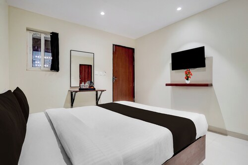 Super OYO Hotel O Pydithalli Ammavari