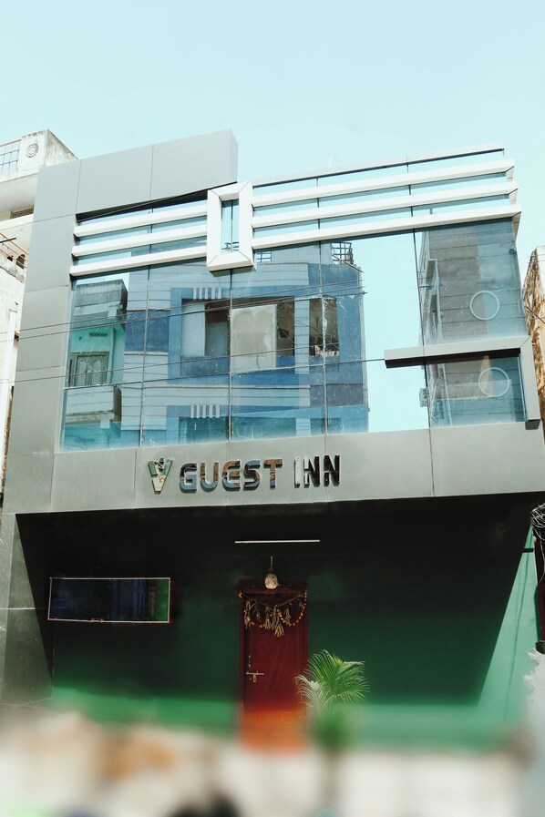 Exterior - Spot On V GUST IN (Tenali)