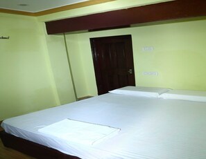 Room - Spot On V GUST IN (Tenali)