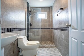 Bathroom - Sea House Phala (Ban Chang)