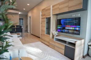 Living area - Sea House Phala (Ban Chang)