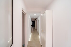 Interior - Cubo's Casa La Roca / urban / air conditioning / terrace / free Wi-Fi (Alhaurín el Grande)