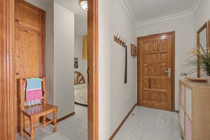Room - Holiday Apartment 'Jardin Del Mar' with Sea View, Wi-Fi and Air Conditioning (Tabaiba)