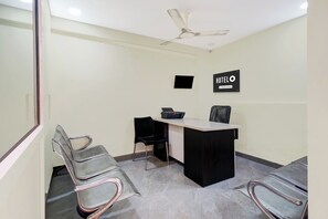 Dining - Super Hotel O Murali Nagar Near NAD (Visakhapatnam)