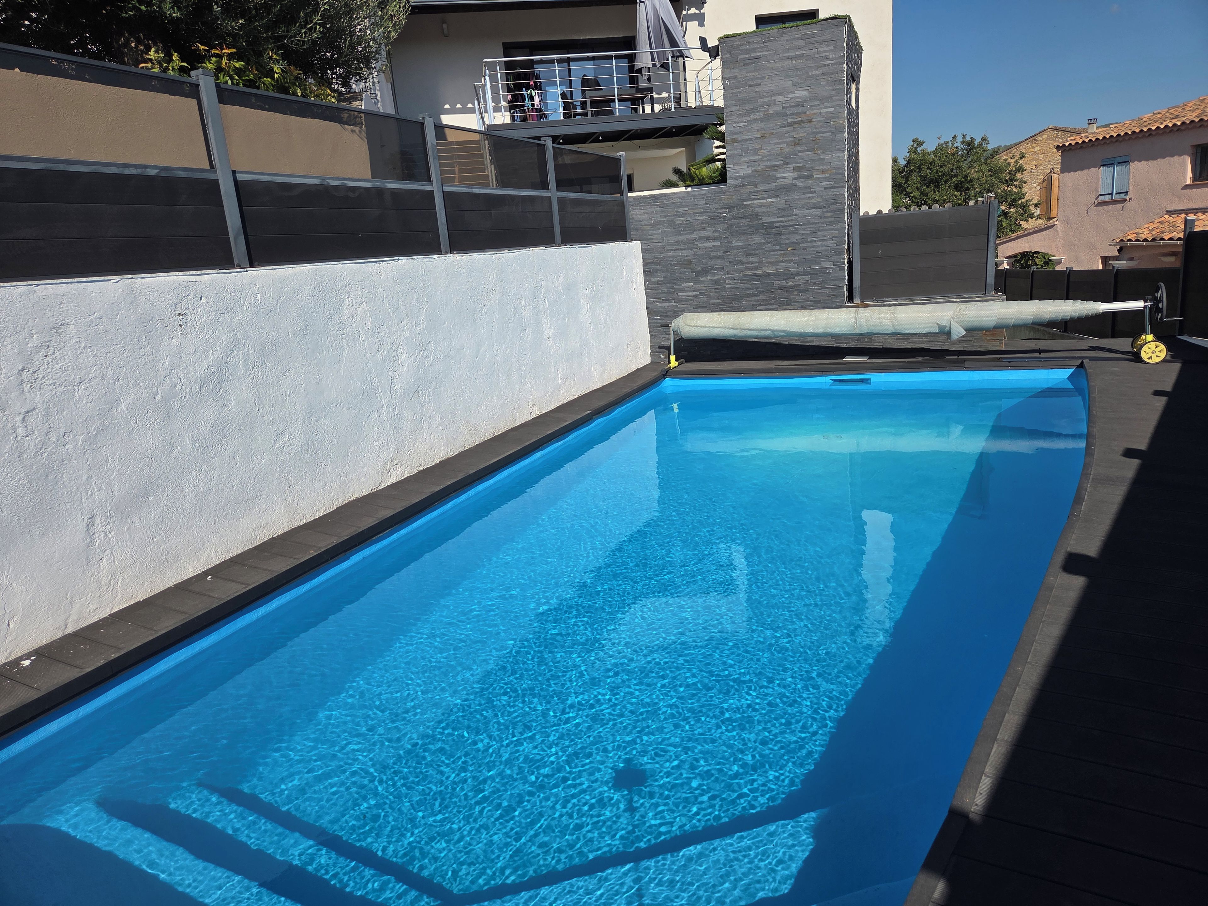 泳池