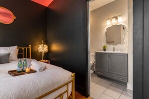 Room - Nashville-themed House 12 South Gulch Sleeps 12 (Nashville)