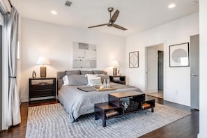Room - Gulch Rooftop Fire pit Putting Green - Sleeps 12 (Nashville)