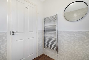 Room - Modern 4BR Stay Driveway Parking By Stay With Us (Middlesbrough)