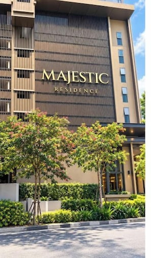 Exterior - Majestic Escape| Modern| 2BR| Pool & Gym (Kuala Lumpur)