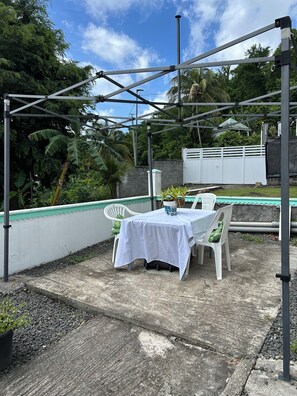 Outdoor dining - New Listing (Pointe-Noire)