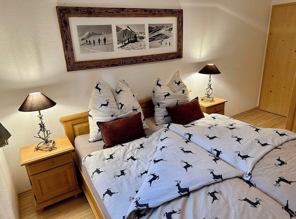 Room - New Listing (Laax)