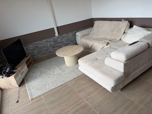 Living area - Villa 'El Mazet' with Mountain View, Private Pool and Air Conditioning (Lézignan-la-Cèbe)