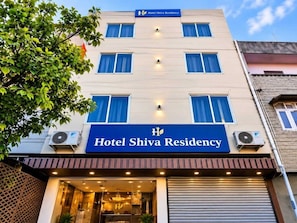 A hotel building with a sign reading 'Hotel Shiva Residency.' - Classic Hotel Shiva Residency (Amritsar)