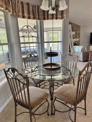 Dining - The Bonnet Bend- Old Florida River Escape in Astor (Astor)