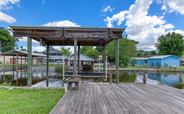 Miscellaneous - The Bonnet Bend- Old Florida River Escape in Astor (Astor)