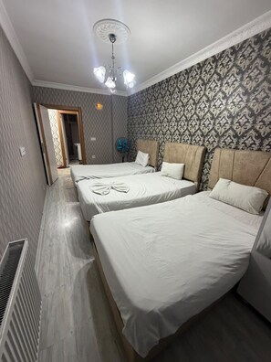 Room - OKYNS SUIT (Van Merkez)