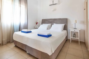 Room - Villa Siren - Three Bedroom Villa, Sleeps 6 (Elounda)