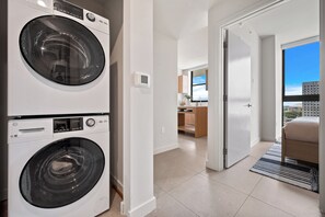 Interior - The Crosby 2BR Balcony by Palermo Home (Miami)