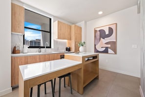 Dining room - The Crosby Downtown 2BR Balcony & City Views (Miami)