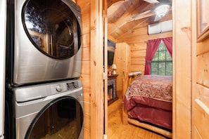 Dedicated washer and dryer - Bearly Behavin - Smart Cabin, Hot Tub & Fire Pit (Sevierville)