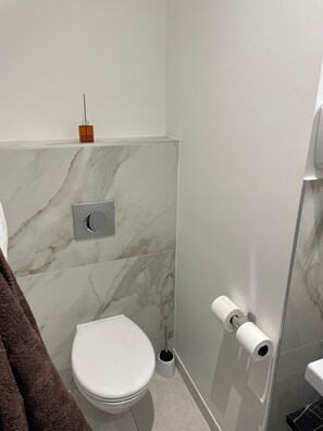 Bathroom - New Listing (Lanester)