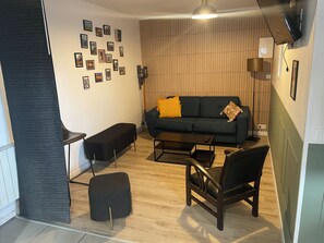 Living area - New Listing (Lanester)