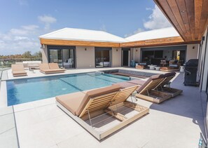 Pool - New Listing (Saint-François)