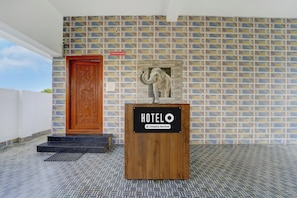 Lobby - Hotel O Royal Care Hospital Coimbatore (Coimbatore)