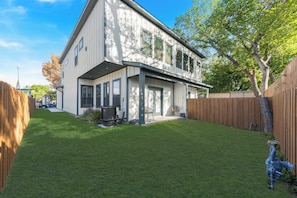 Exterior - Family Friendly 3BR | Dogs Welcome | Near Love Field | Workspace (Dallas)