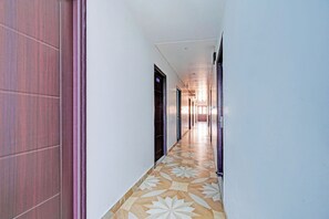 Interior - OYO Townhouse SSM Hospital (Lucknow)